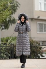 Kapüşonu Püsküllü Su Geçirmez Şişme Mont